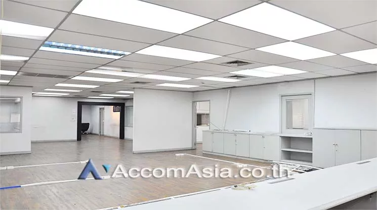  2  Office Space For Rent in Sukhumvit ,Bangkok BTS Asok - MRT Sukhumvit at Rajapark Building AA14272